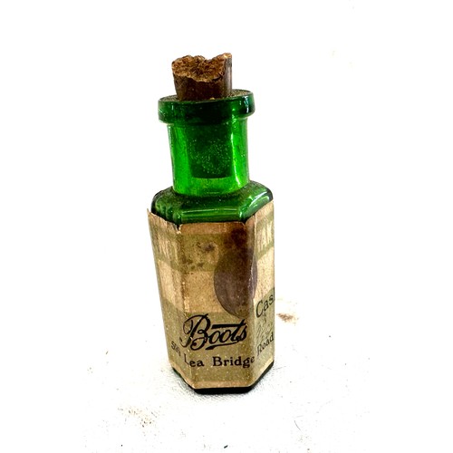 85 - Victorian Boots label bottle