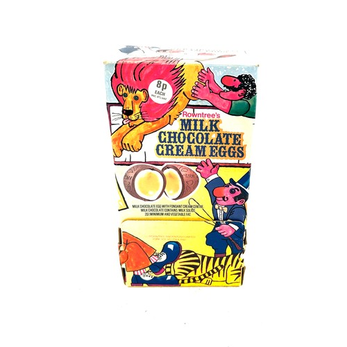 110 - Vintage original cream egg box