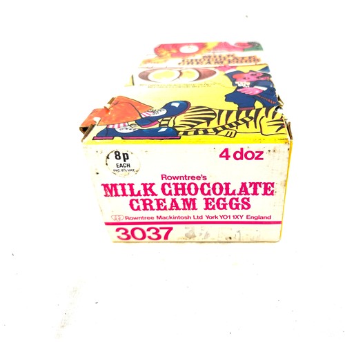 110 - Vintage original cream egg box