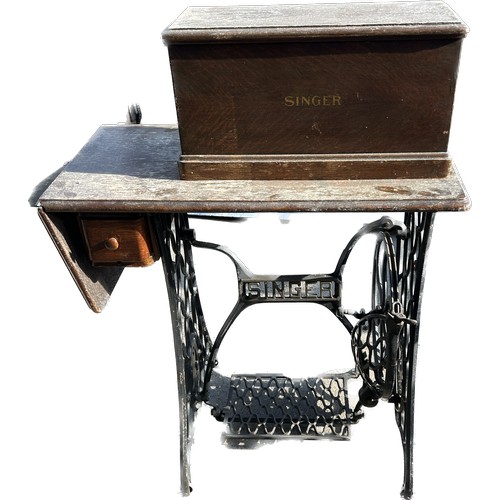 548 - Vintage Singer treadle sewing machine table