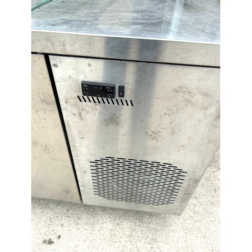 100A - Electric stainless steel fridge  / cooling counter, working order, approximate measurements: Height ... 