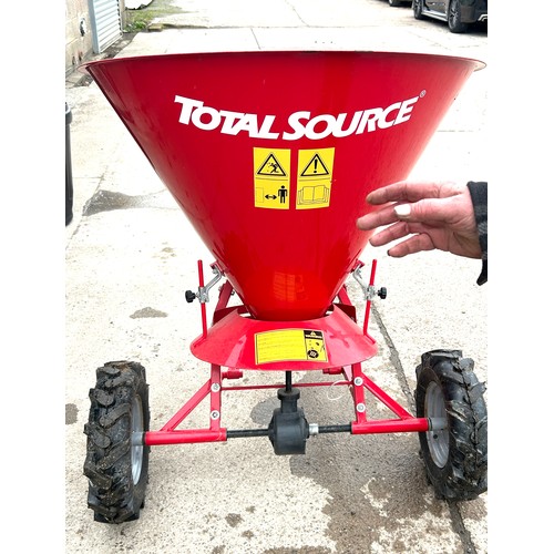 100G - Total Source pull along salt spreader unused