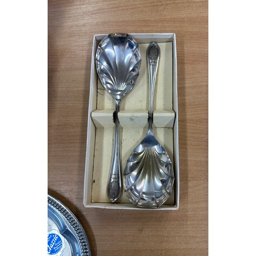 314 - Selection of collectable items includes silver plate, brush sets etc