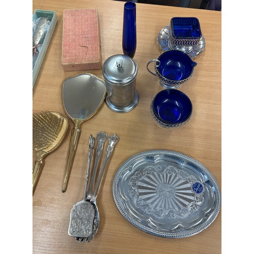 314 - Selection of collectable items includes silver plate, brush sets etc