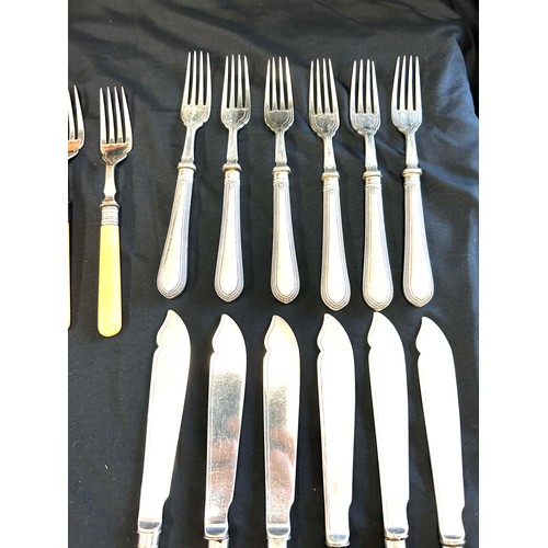 167 - 2 Vintage fish sets