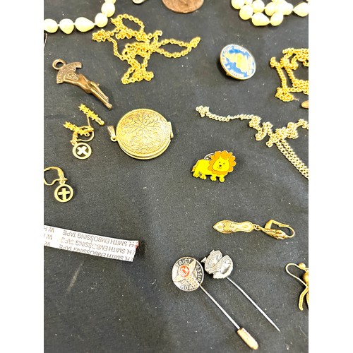 474 - Selection of vintage and later ladies costume jewellery