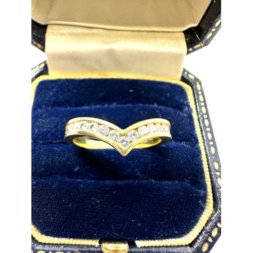 136 - 18ct gold diamond ring weight 3.9g