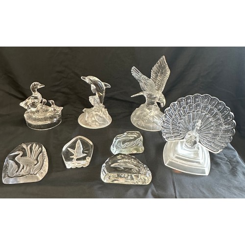 97 - Selection of glass animal figure/ paper weights includes Ducks, Dolphins, birds etc