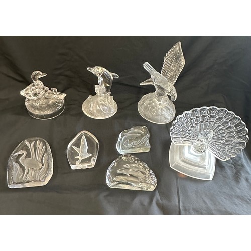 97 - Selection of glass animal figure/ paper weights includes Ducks, Dolphins, birds etc