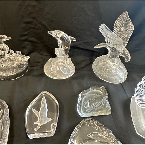 97 - Selection of glass animal figure/ paper weights includes Ducks, Dolphins, birds etc