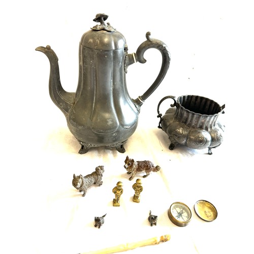 147 - Selection of collectable items includes compass, metal ware etc