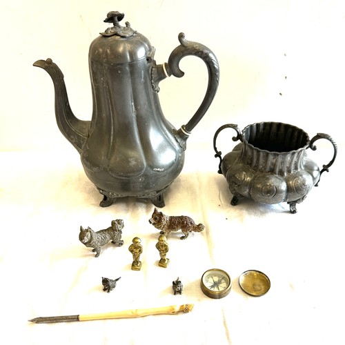 147 - Selection of collectable items includes compass, metal ware etc