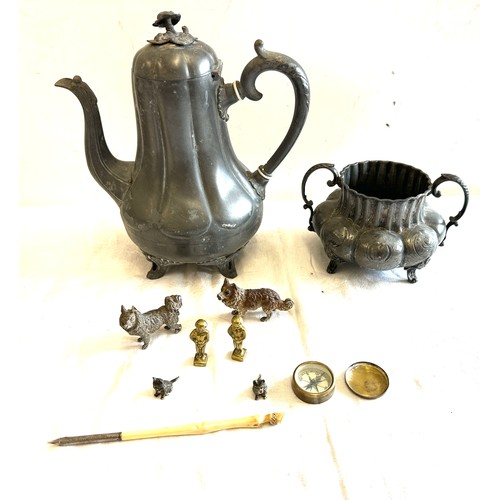 147 - Selection of collectable items includes compass, metal ware etc