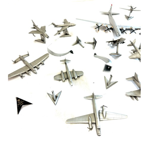 133 - Selection of Royal Hampshire aircraft ornaments to include Victor, Jaguar, Lightning, Spitfire, Bucc... 