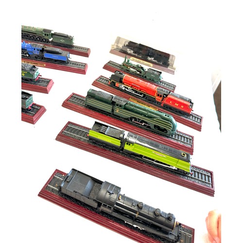 327 - Atlas editions static locomotive models to include S 3/6 Class, Battle of Britain class, Duchess LMS... 