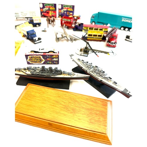 146 - Selection of assorted vintage and later die cast models includes boxed etc