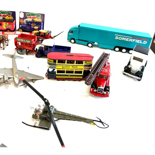 146 - Selection of assorted vintage and later die cast models includes boxed etc