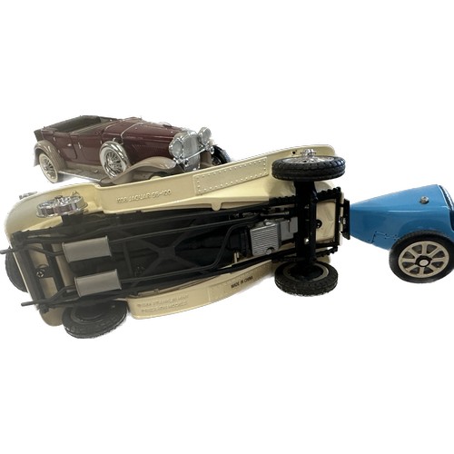 150 - Selection of six metal/ diecast vehicles includes Franklin Mint Bugatti type 35, Franklin Mint 1988 ... 