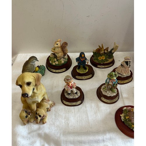 285 - Selection of miscellaneous to include plant pots, animal ornaments etc