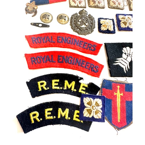 444 - Selection of WW2 British army cloth badges