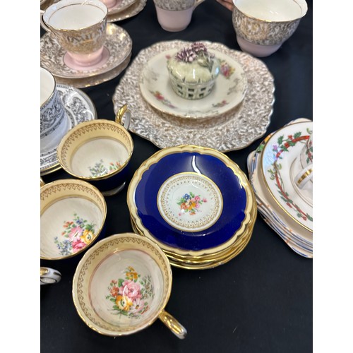 199 - Vintage china part tea sets includes Colclough, crown staffordshire, Royal worcester, sadler etc