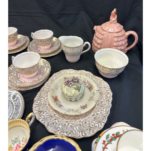 199 - Vintage china part tea sets includes Colclough, crown staffordshire, Royal worcester, sadler etc