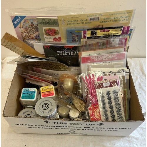 230 - Selection of craft items to include smic shimmer, squeeze slides etc