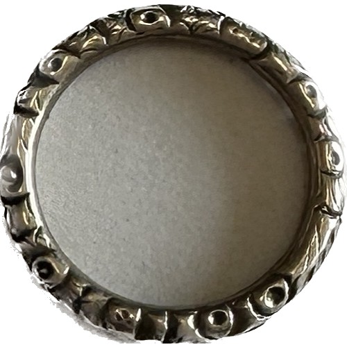 458 - Antique Georgian split ring in yellow metal diameter approx 1.6cm weight 1.3grams