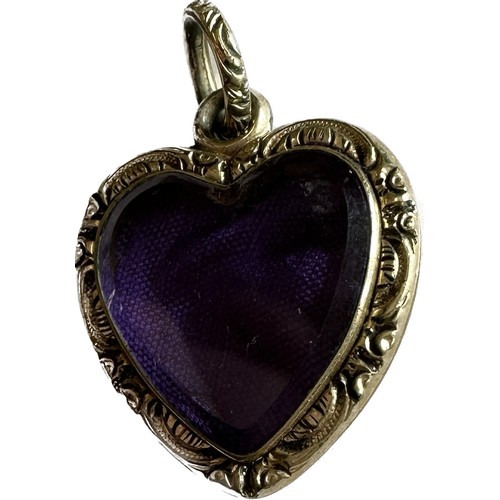 464 - Vintage heart shaped yellow metal locket