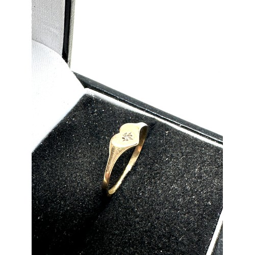 238 - 9ct gold vintage gem set heart ring (0.6g)