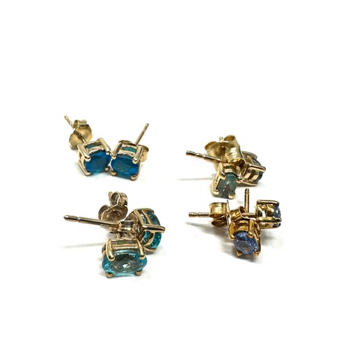 261 - 4 x 9ct gold paired stud earrings inc. sapphire, apatite (3.6g)