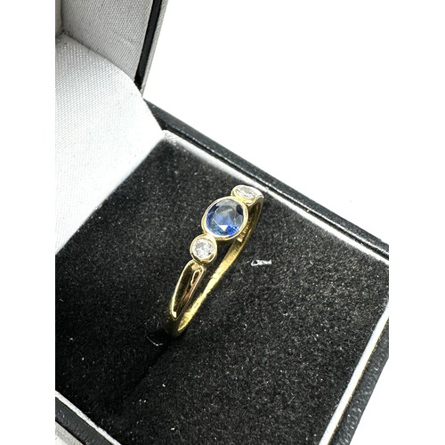 150 - 18ct yellow gold vintage diamond & sapphire trilogy ring (2.3g)