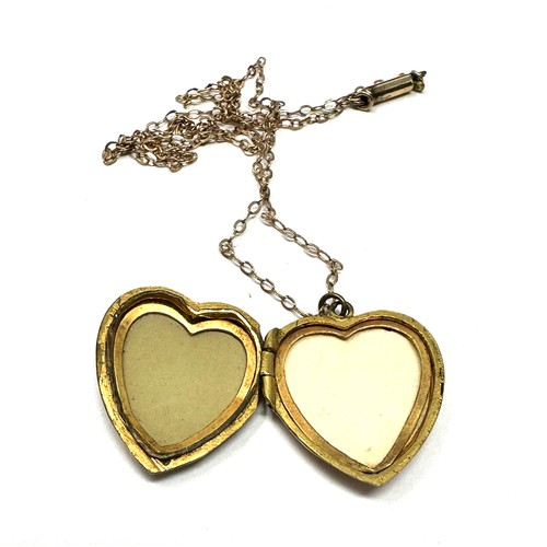 288 - 9ct gold back and front engraved heart locket necklace (4.5g)