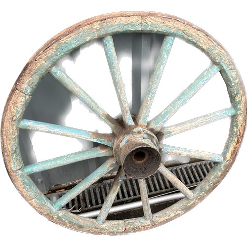 100R - Vintage wagon wheel diameter approximately 31 inches