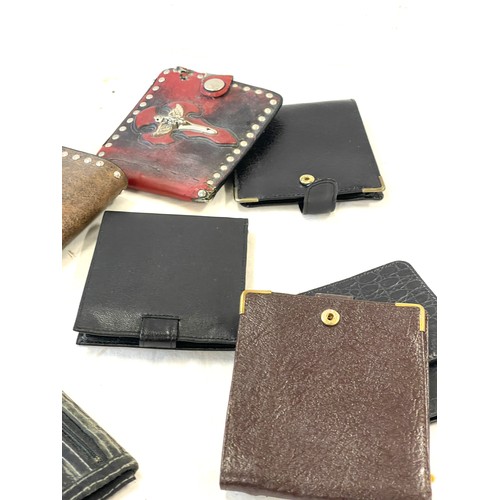 144 - Selection of 16 mainly leather wallets, some new