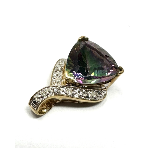 143 - 9ct gold mystic topaz & diamond pendant weight 2g