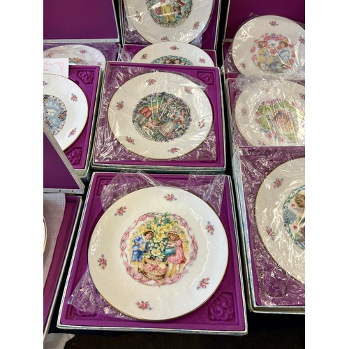 229 - Selection of 10 Royal Doulton Valentines Day collectors plates with original boxes