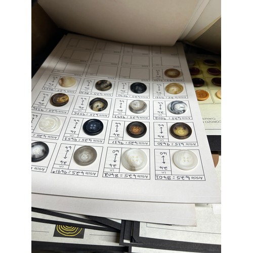 192 - Large selection of assorted vintage and later buttons