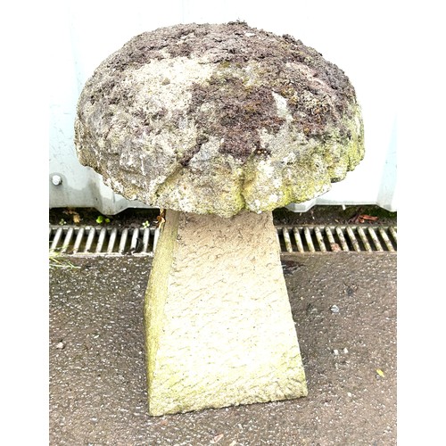 100X - Concrete garden sadlestone ornament, 20 inches tall