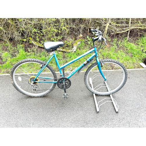 100J - Ladies coventry eagle mountain bike, over all good condition