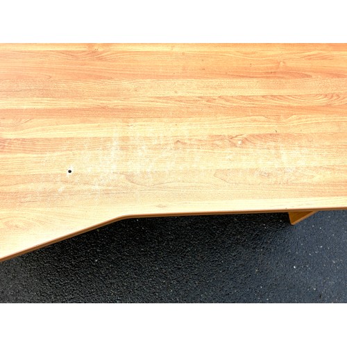 424 - Large corner desk, approximate measurements: Height 29 inches, Width 63.5 inches, Depth 39.5 inches