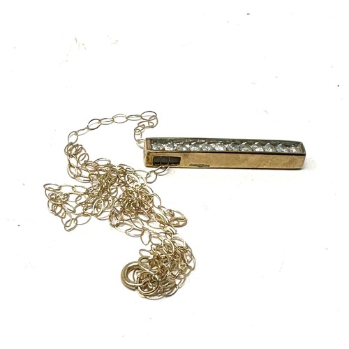 241 - 9ct gold diamond bar pendant necklace (2.3g)