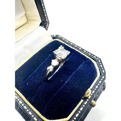103 - 10ct white gold white gemstone three stone ring (2g)