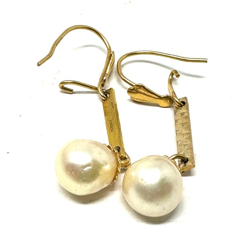 124 - 9ct gold cultured pearl drop earrings (2.2g)