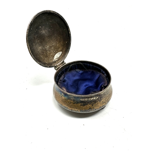 31 - Antique silver ring / jewellery box Birmingham silver hallmarks measures approx 7cm dia