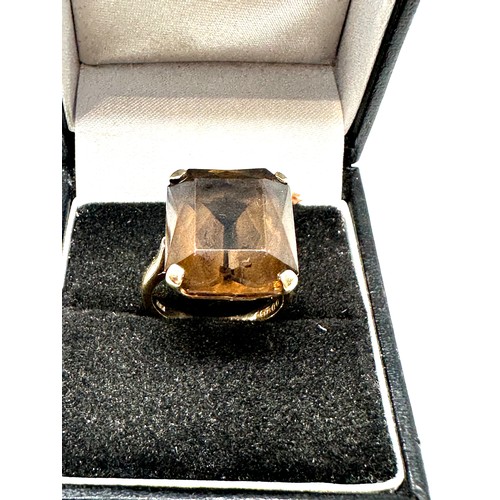 296 - 9ct yellow gold vintage smokey quartz ring (6g)