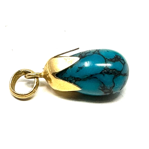 87 - Vintage 18ct gold turquoise drop pendant measures approx 2.1cm drop weight 1.5g