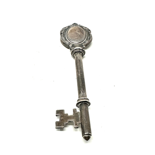 31 - Large hallmarked silver key measures approx 10.5cm long Birmingham silver hallmarks weight