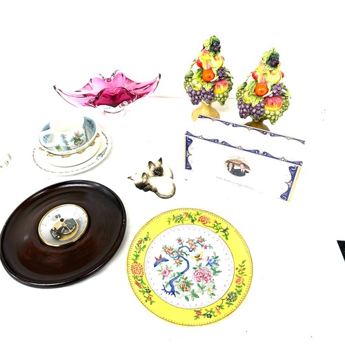 46 - Selection of miscellaneous includes hand painted chinese plate with 4 character mark, Beswick, Bunny... 