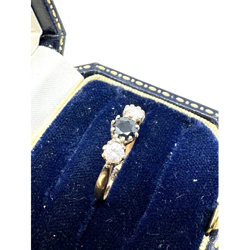 343 - 9ct gold sapphire & clear gemstone  ring (1.2g)